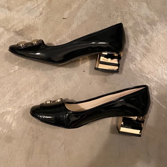 Authentic Marc Jacobs Patent Gold striped Pumps 34.5 (US 4.5) - Picture 5 of 6